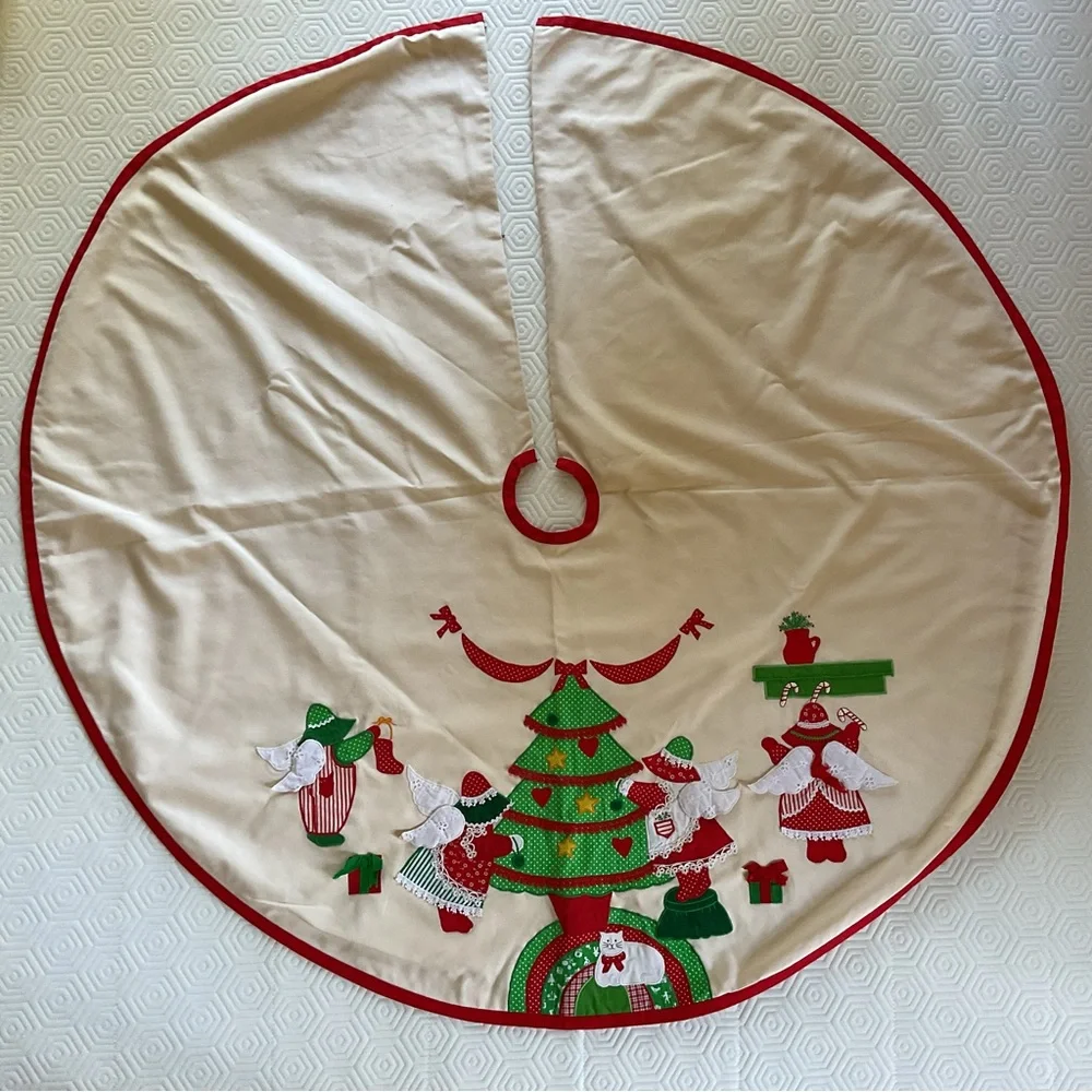 House of Hatten Christmas Tree Skirt Angel Scene Vintage
